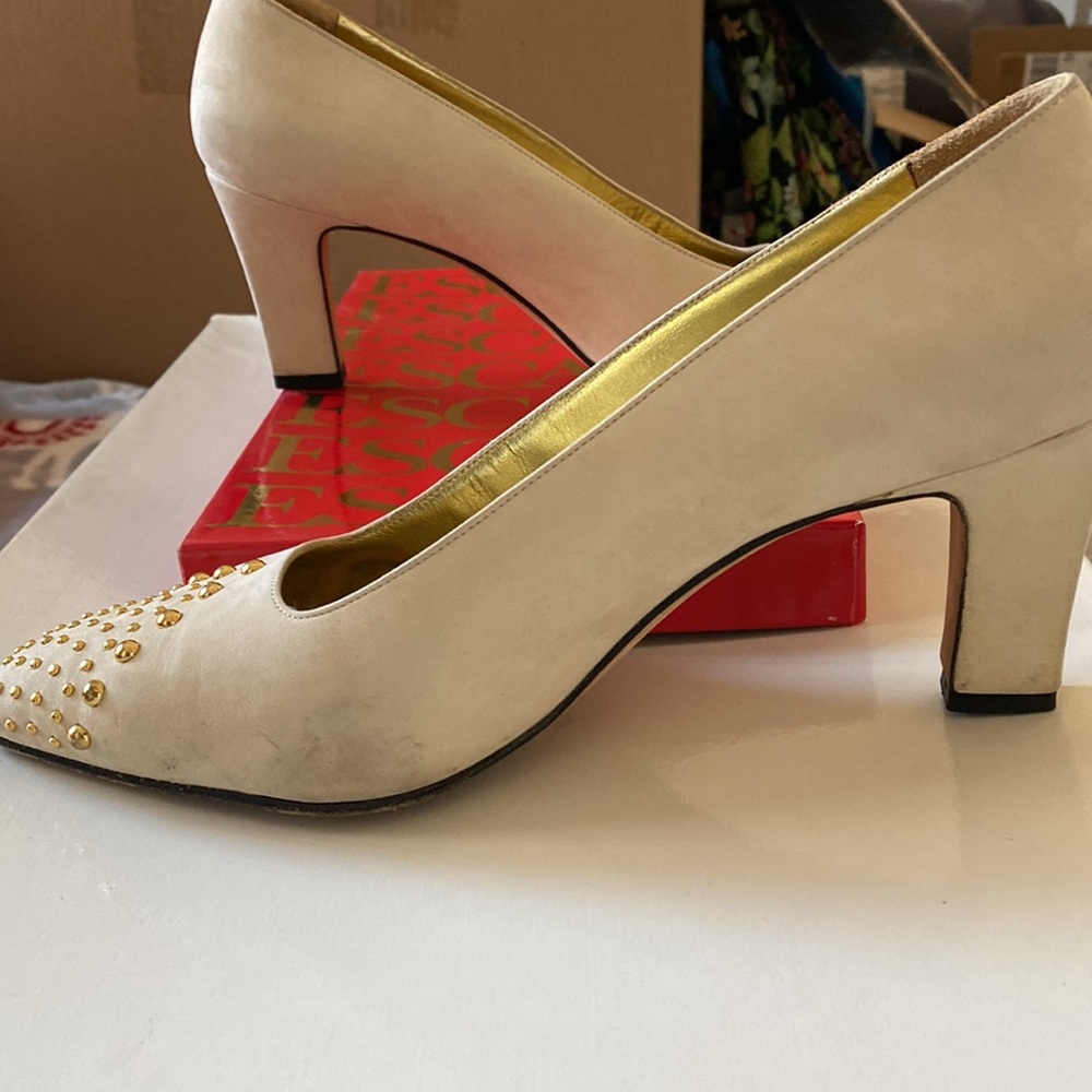 Vintage Escada Suede Pumps with Gold Accents - Size 7.5B - Picture 3 of 6